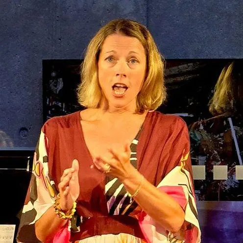 Caroline Villecroze